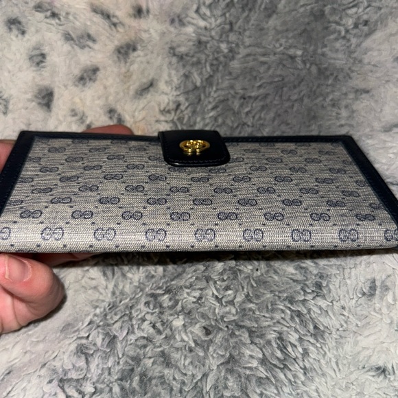Women’s or Men's Gucci monogram Denim long Wallet! Preloved but 9-10 condition. - Picture 4 of 17